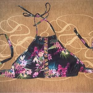 Live, Love, Dream bath suit Top size Large NEW